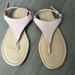 Stylish Ann Taylor Pink sandals SZ 8m